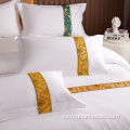 Hojas de cama de lujo en el hotel set resistentes a la arruga